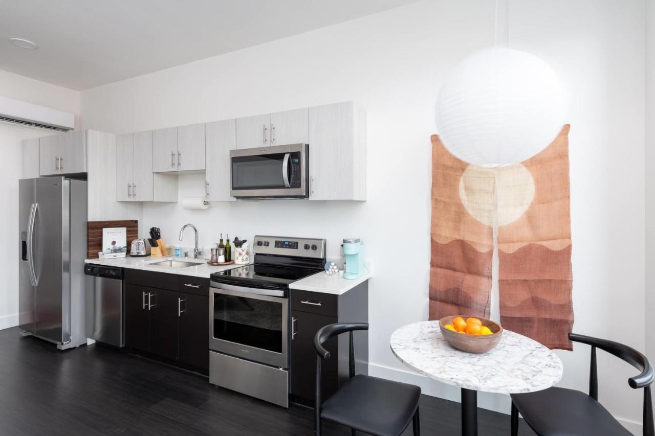 Modern 1Br Apt With Skywalk To Fiserv, Rooftop, And Parking 밀워키 외부 사진