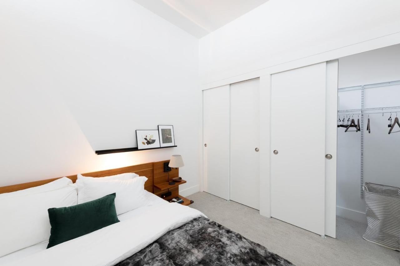Modern 1Br Apt With Skywalk To Fiserv, Rooftop, And Parking 밀워키 외부 사진