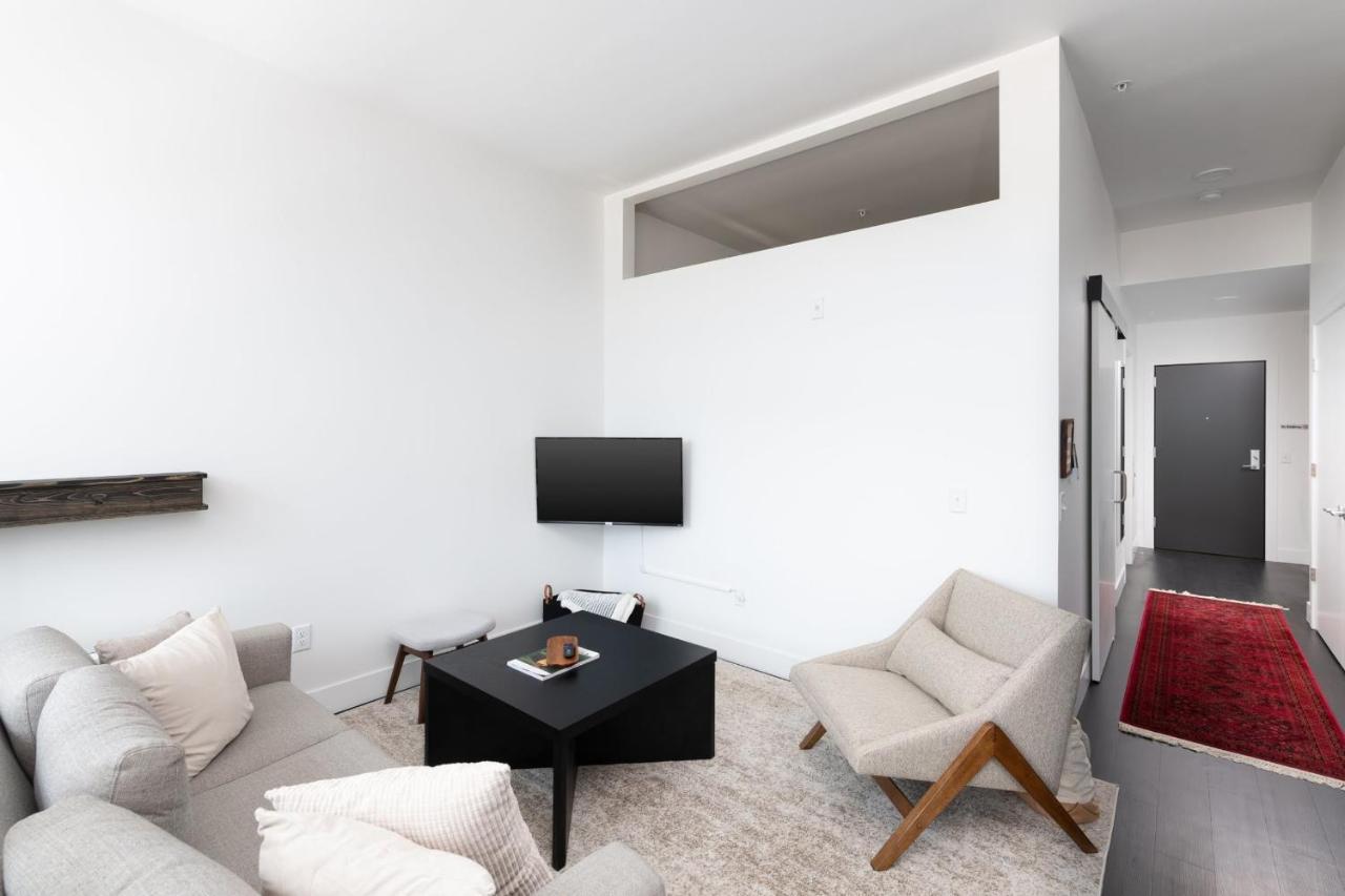 Modern 1Br Apt With Skywalk To Fiserv, Rooftop, And Parking 밀워키 외부 사진
